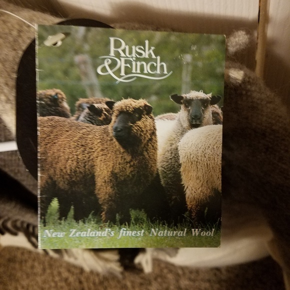 Wool shawl - Picture 3 of 4